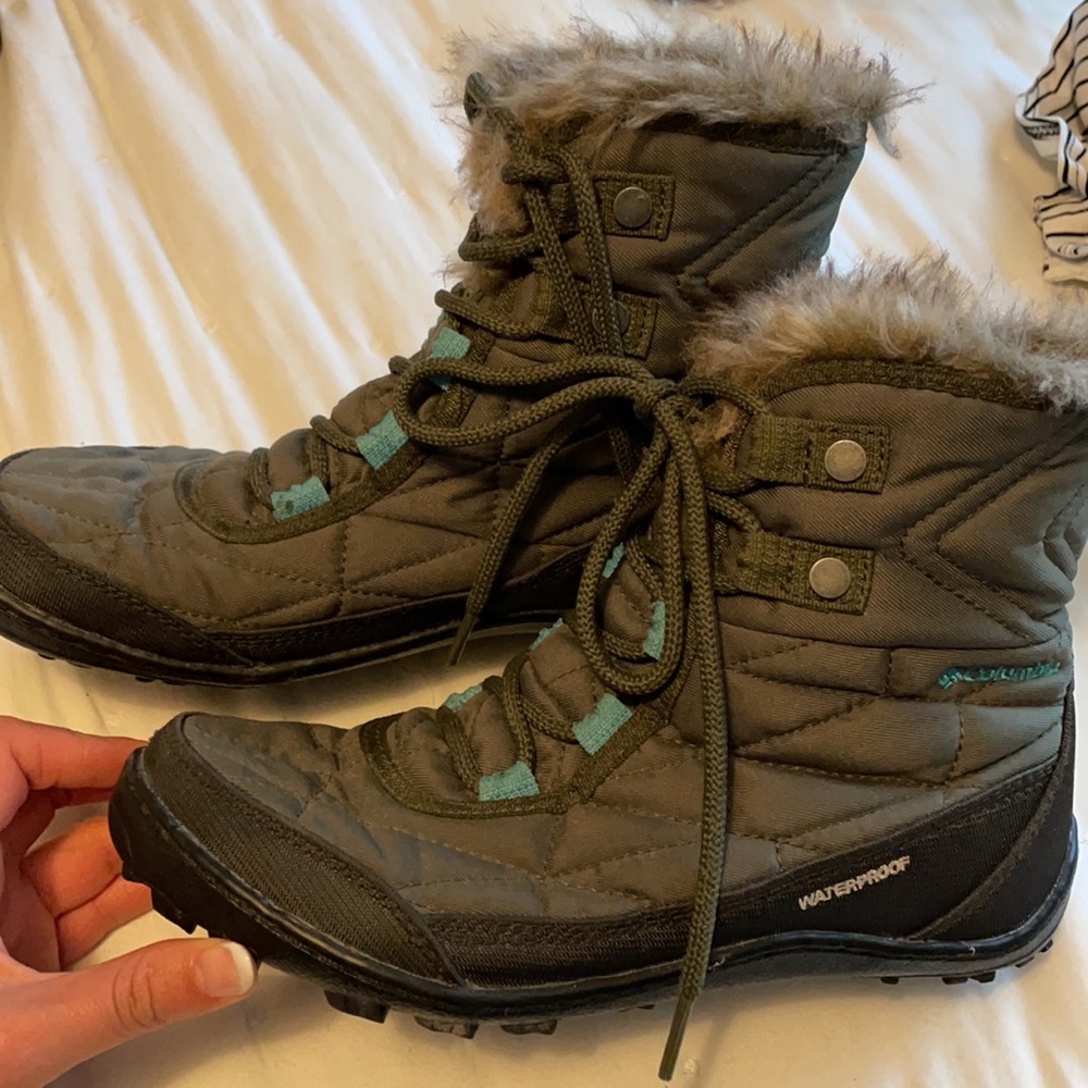 Snow boots 🥾